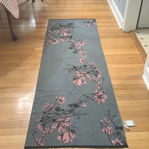 La Fiorentina Magnolia flower shawl.